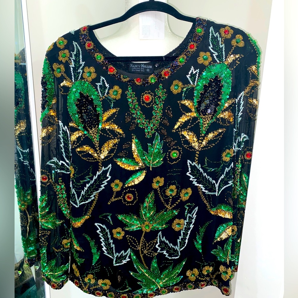 Vintage sequined top, great condition.
